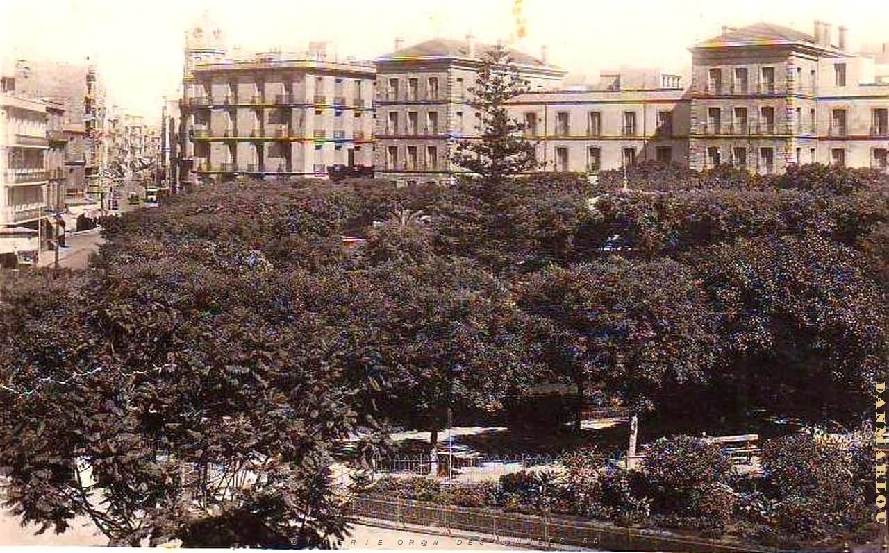 CA f- 028- Square Garbe.jpg